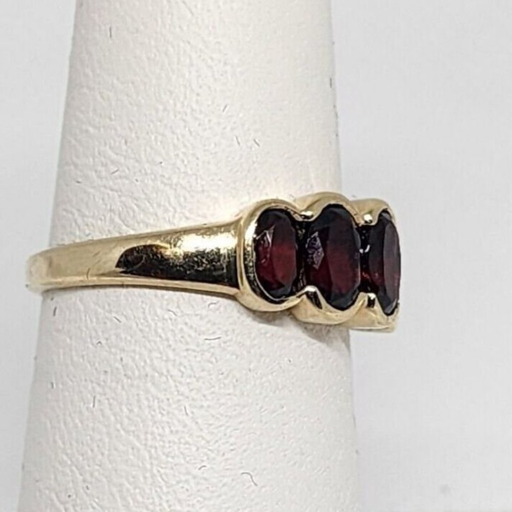 10K 417 YELLOW GOLD & GARNET RING MW SIZE 6 - Picture 2 of 9